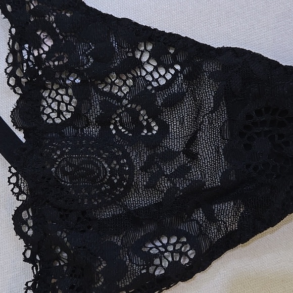 Victoria's Secret Black Lace Thong - Picture 2 of 6